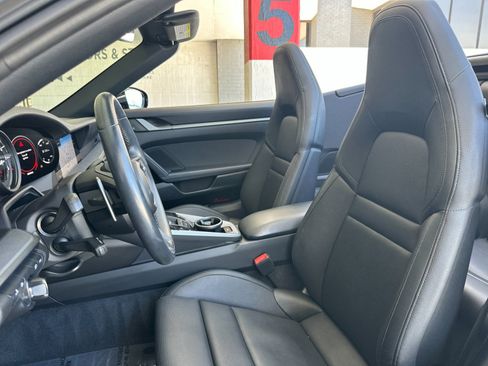 Used 2023 Porsche 911 Carrera image 5