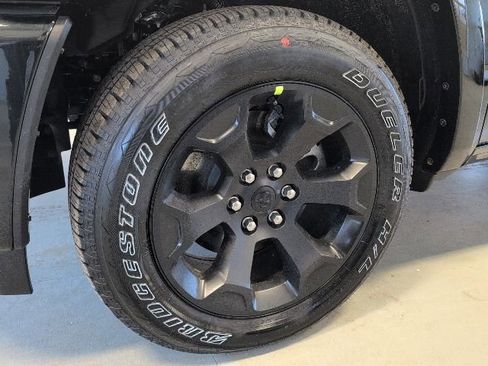 New 2026 RAM 1500 4x4 Crew Cab image 7