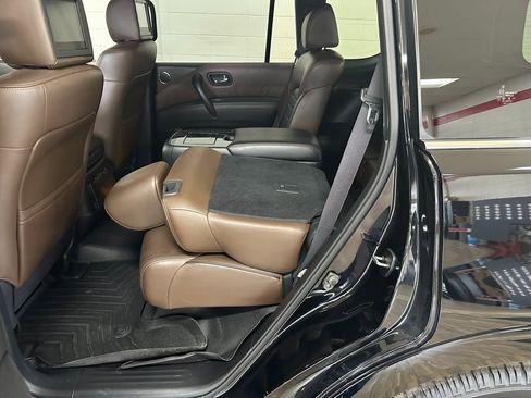 Used 2020 Nissan Armada Platinum image 31