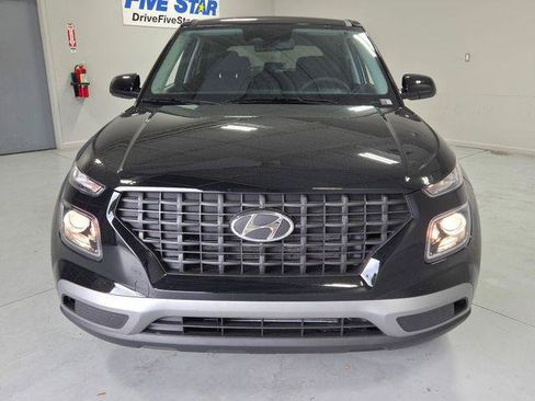 New 2026 Hyundai Venue SE FWD image 2