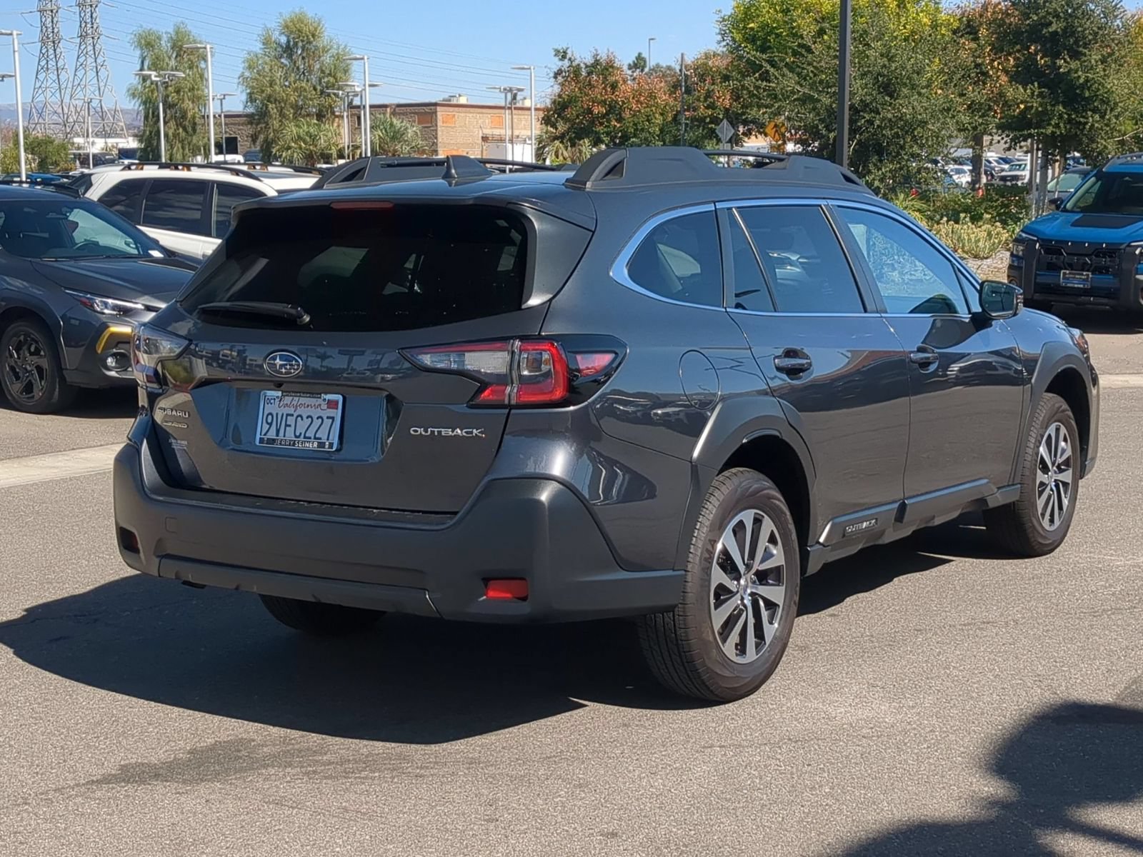 Certified 2025 Subaru Outback Premium AWD/4WD image 5