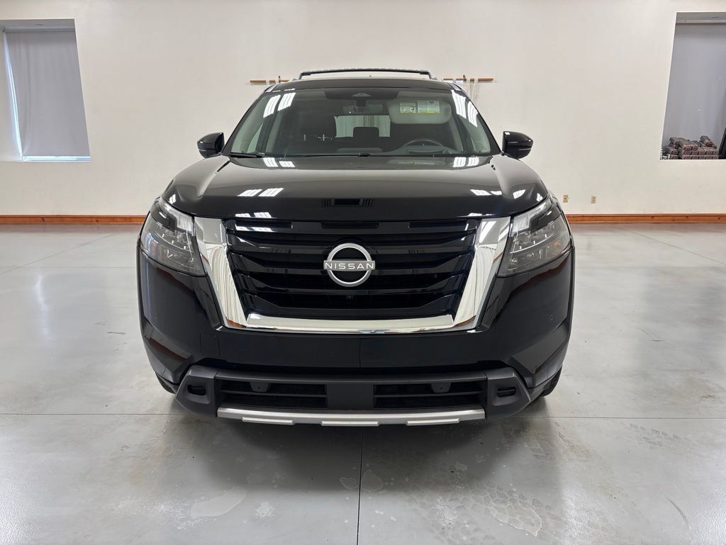 Used 2025 Nissan Pathfinder Platinum w/ Cargo Package FWD image 3