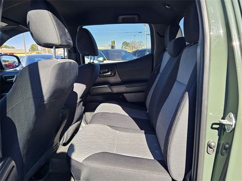 Used 2021 Toyota Tacoma TRD Off-Road image 6