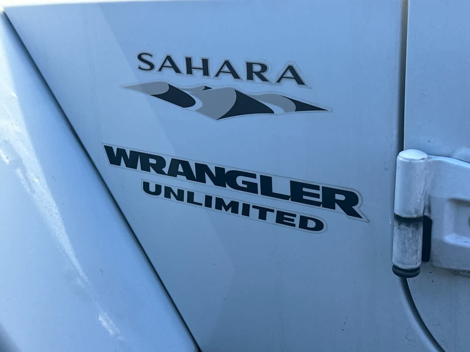 Used 2017 Jeep Wrangler Unlimited Sahara w/ Connectivity Group AWD/4WD image 10