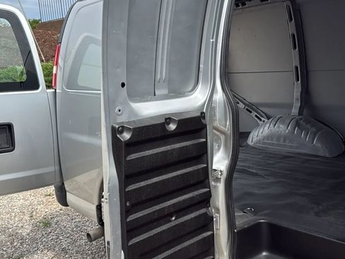 Used 2018 Chevrolet Express 2500 w/ Driver Convenience Package RWD image 24