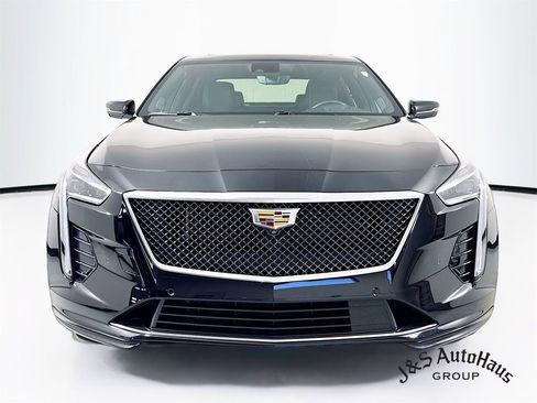 Used 2020 Cadillac CT6 V image 2
