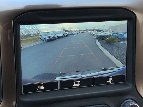 Used 2022 Chevrolet Silverado 1500 High Country image 32