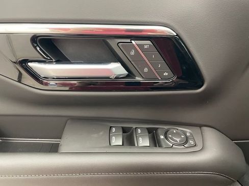 New 2026 Chevrolet Suburban LT AWD/4WD image 10