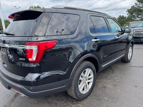 Used 2018 Ford Explorer XLT AWD/4WD image 11