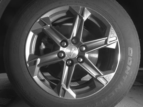 Used 2025 Chevrolet Blazer LT FWD image 12