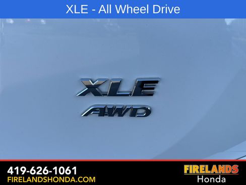 Used 2017 Toyota RAV4 XLE image 4