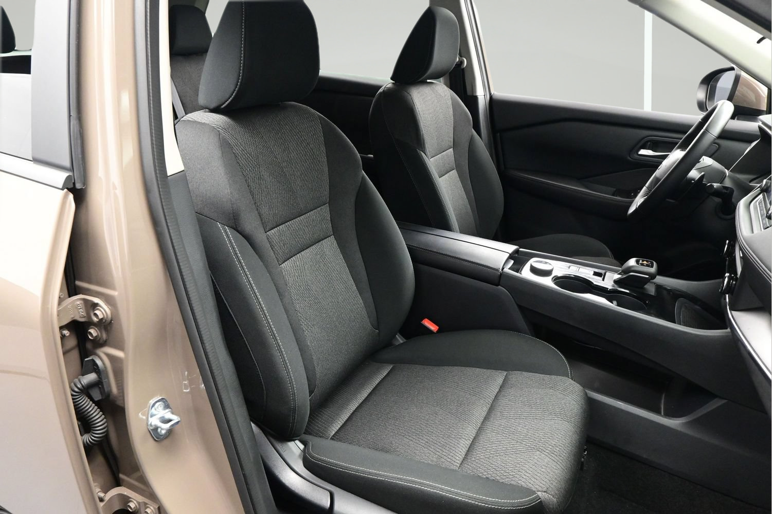 Certified 2025 Nissan Rogue SV AWD/4WD image 14