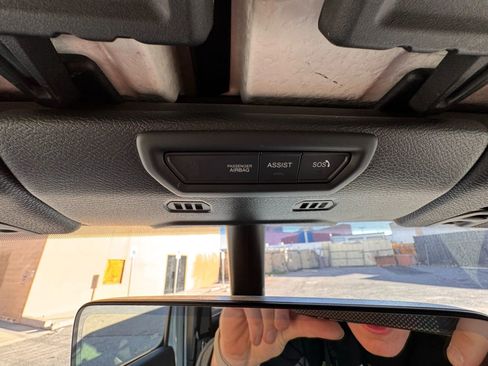 Used 2022 Jeep Wrangler Unlimited Sahara image 32