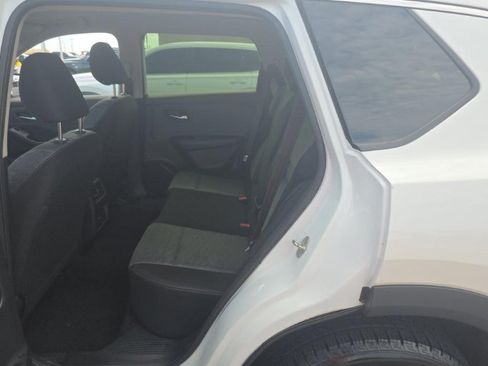 Used 2023 Nissan Rogue SV AWD/4WD image 13