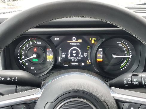 Certified 2025 Jeep Wrangler Unlimited Sahara AWD/4WD image 25