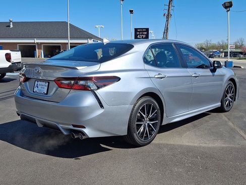 Used 2024 Toyota Camry SE FWD image 6