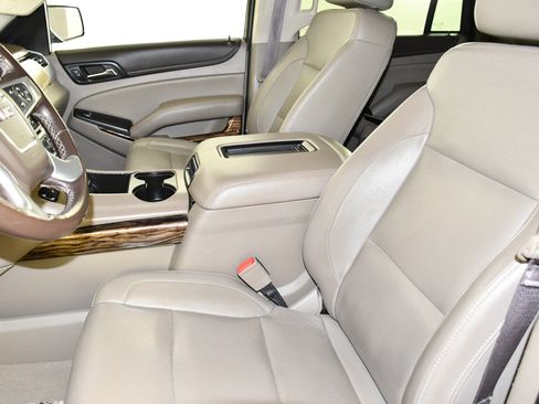 Used 2019 GMC Yukon SLT w/ Open Road Package AWD/4WD image 40