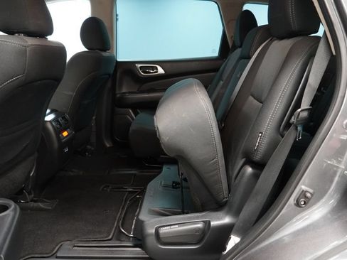 Used 2020 Nissan Pathfinder SV AWD/4WD image 29