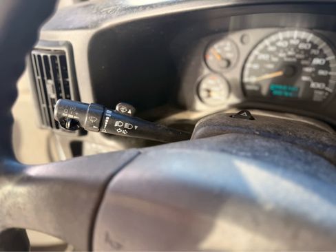 Used 2005 Chevrolet Express 2500 Extended image 12