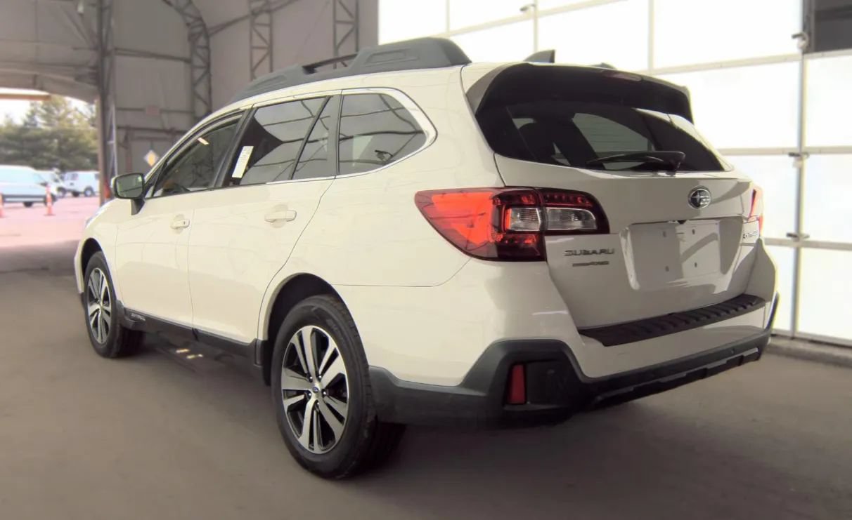 Used 2018 Subaru Outback 2.5i Limited AWD/4WD image 4
