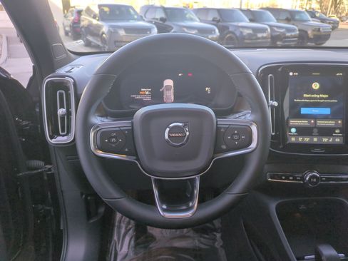 Used 2023 Volvo C40 P8 Recharge Ultimate image 17