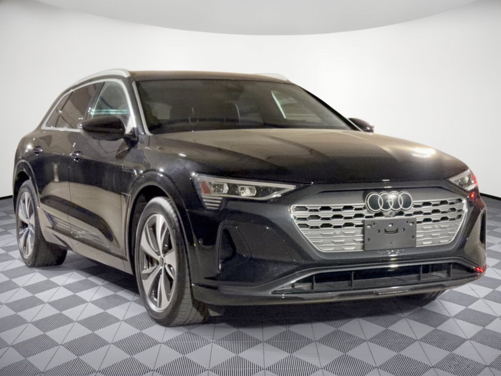 Used 2024 Audi Q8 e-tron Premium Plus AWD/4WD image 7