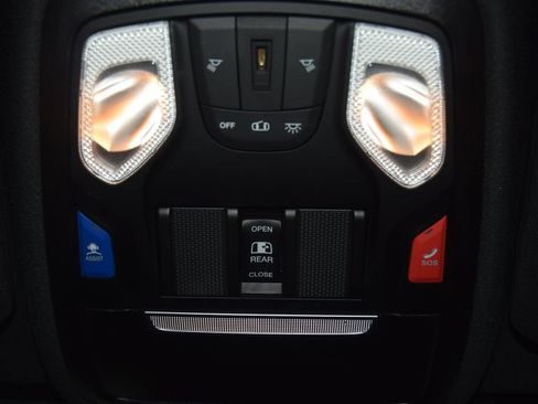 Used 2025 RAM 5500 4x4 Crew Cab image 38