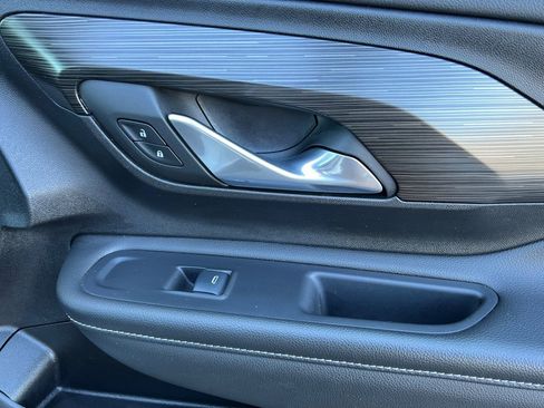 Used 2024 GMC Terrain SLE image 20