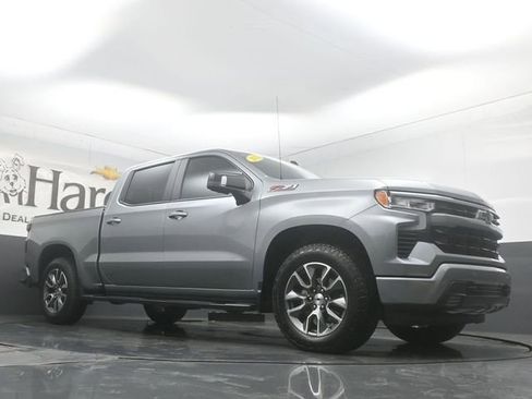 Used 2025 Chevrolet Silverado 1500 RST AWD/4WD image 2