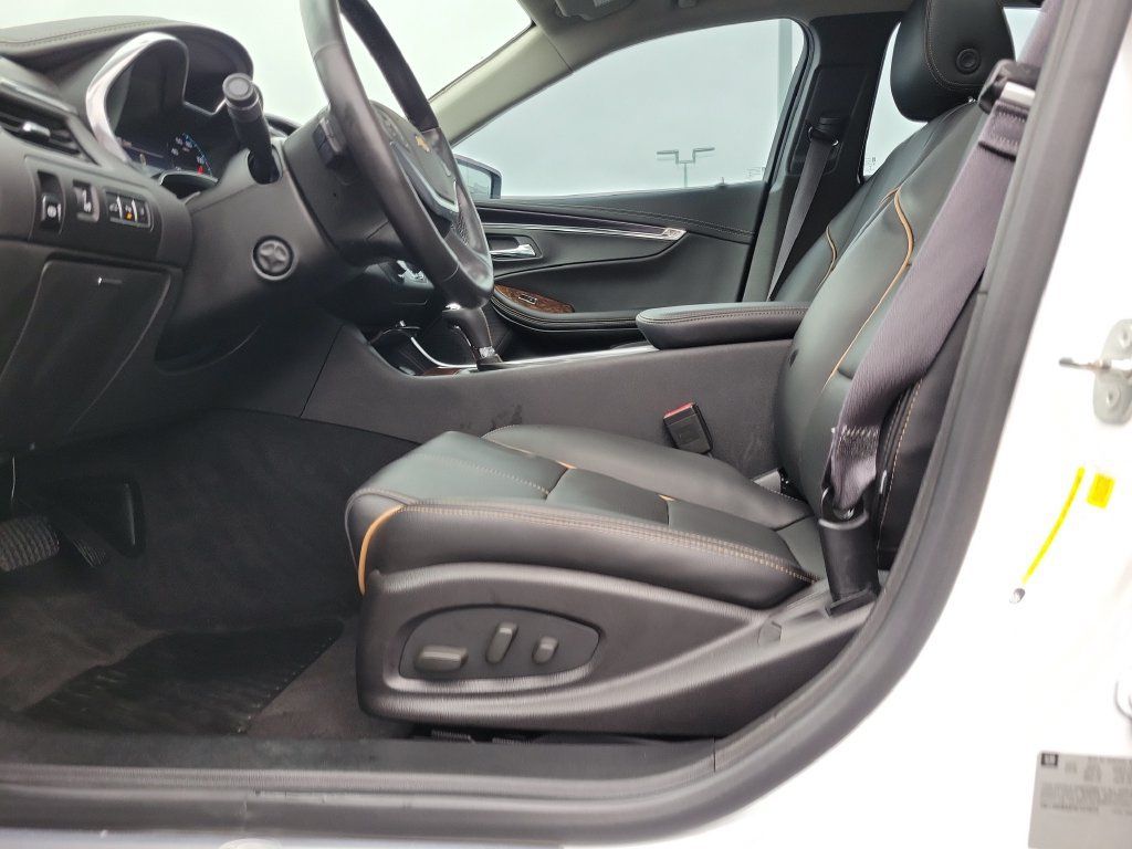 Used 2015 Chevrolet Impala LTZ FWD image 19