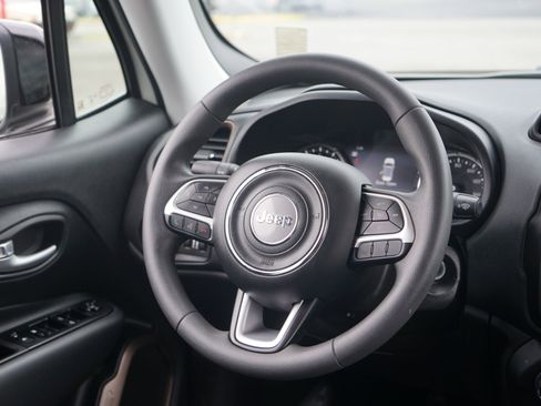 Used 2023 Jeep Renegade Latitude image 23