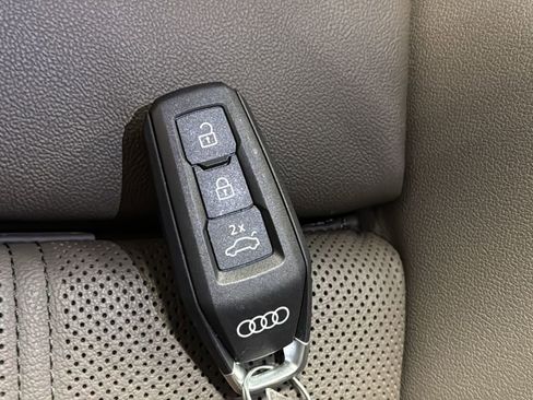 Used 2025 Audi Q5 Premium Plus w/ Premium Plus AWD/4WD image 21