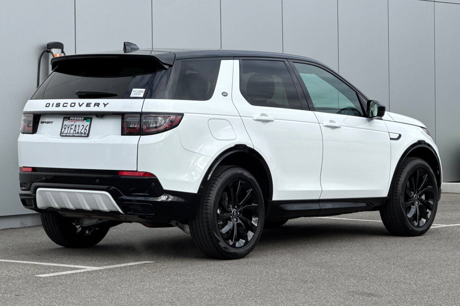 Used 2025 Land Rover Discovery Sport Dynamic SE AWD/4WD image 5