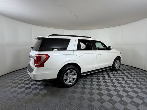 Used 2019 Ford Expedition XLT w/ Equipment Group 202A image 4