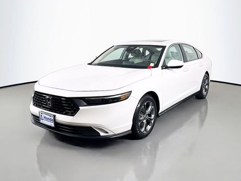 Used 2023 Honda Accord EX image 3