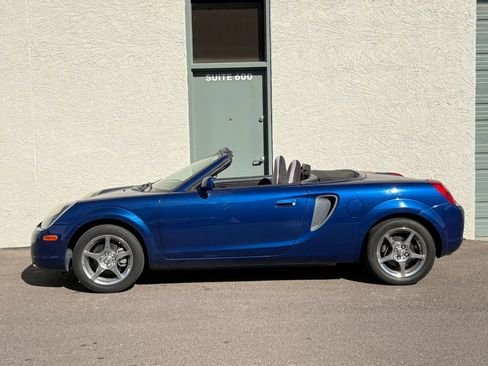Used 2001 Toyota MR2 image 2