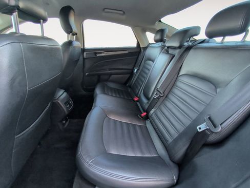 Used 2018 Ford Fusion SE image 13