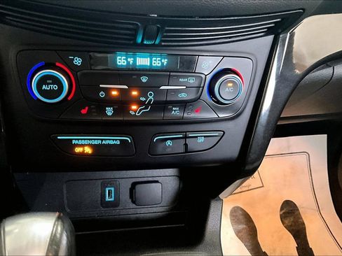 Used 2018 Ford Escape SE w/ SE Sport Appearance Package FWD image 15