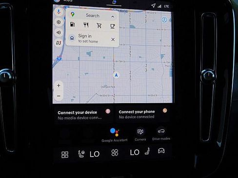 New 2026 Volvo XC40 B5 Ultra w/ Climate Package image 18