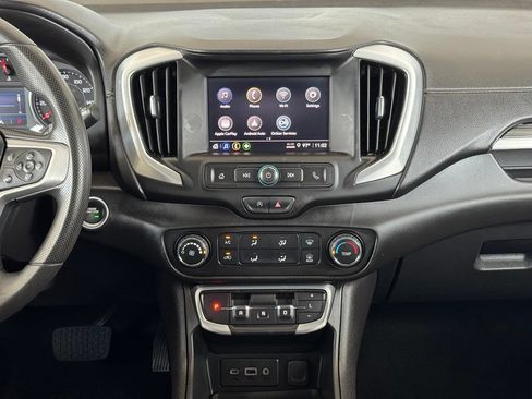 Used 2024 GMC Terrain SLE FWD image 24