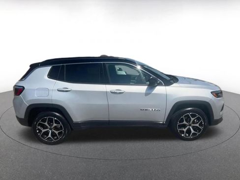 Used 2025 Jeep Compass Limited AWD/4WD image 16