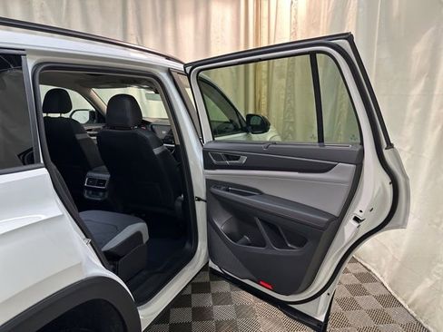 New 2026 Volkswagen Atlas Peak Edition AWD/4WD image 35
