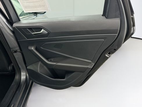 Used 2024 Volkswagen Jetta SE w/ Panoramic Sunroof Package FWD image 31