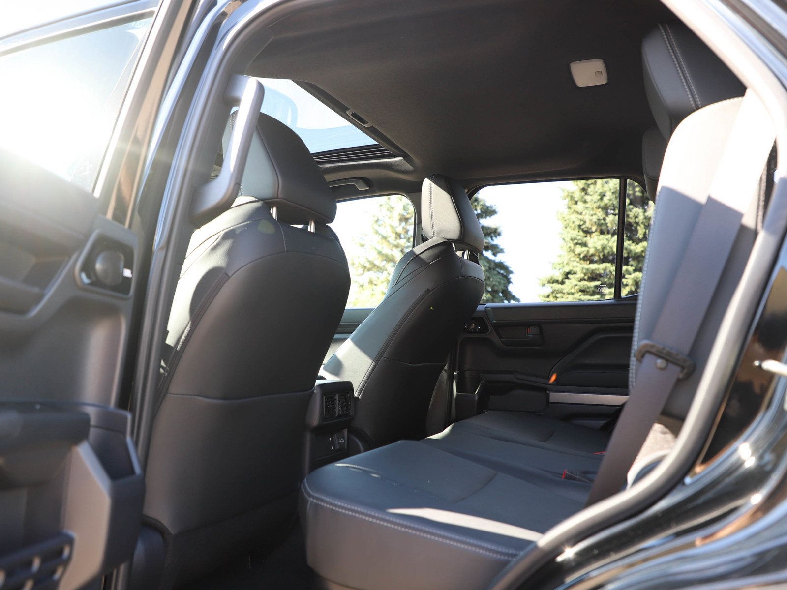 Used 2025 Toyota 4Runner TRD Off-Road Premium AWD/4WD image 18