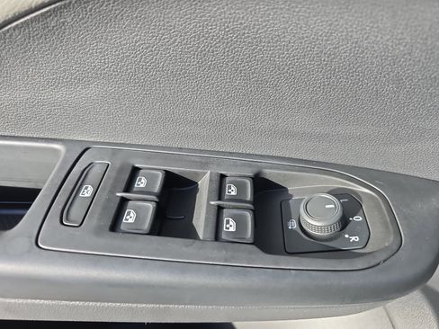 Used 2022 Volkswagen Taos SE image 26