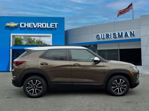 Used 2021 Chevrolet TrailBlazer ACTIV w/ Sun and Liftgate Package image 2