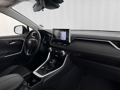 Used 2020 Toyota RAV4 Limited image 29