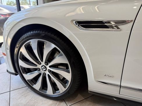 Used 2022 Bentley Flying Spur V8 AWD/4WD image 22