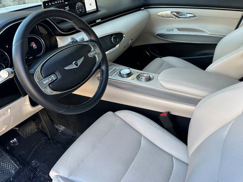 Used 2024 Genesis GV70 2.5T w/ Select Package image 10