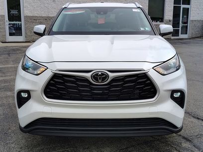 Used 2023 Toyota Highlander XLE
